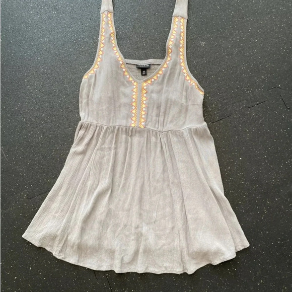 Torrid Top Womens Sleeveless Gauze Embroidered V-Neck Tank Gray Size 00 - Picture 4 of 10